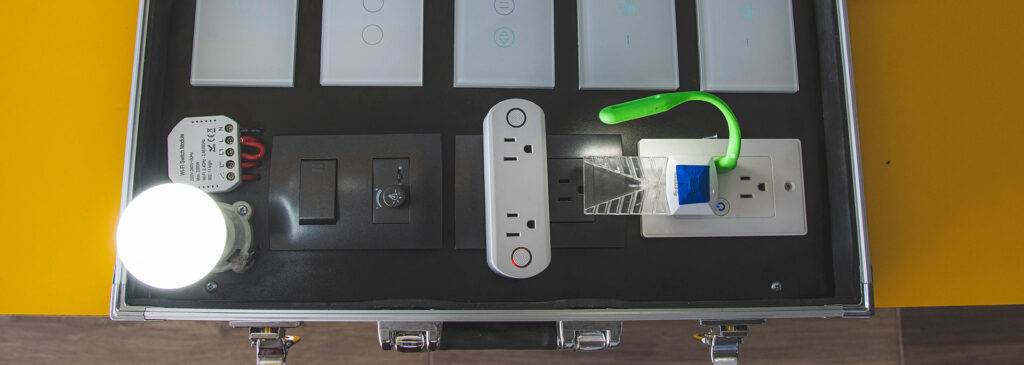 Foco Bombilla inteligente WiFi control por celular desde Simulador Smart Life app